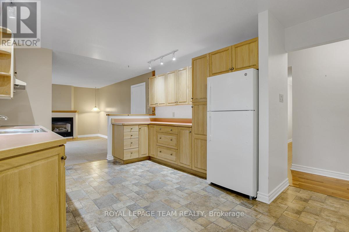 16 Barnstable Drive, Ottawa, Ontario  K2J 1Z6 - Photo 8 - X12476573