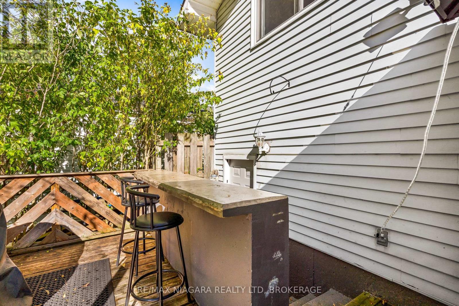 343 Helen Street, Fort Erie, Ontario L0S 1B0 - Photo 11 - X12541518