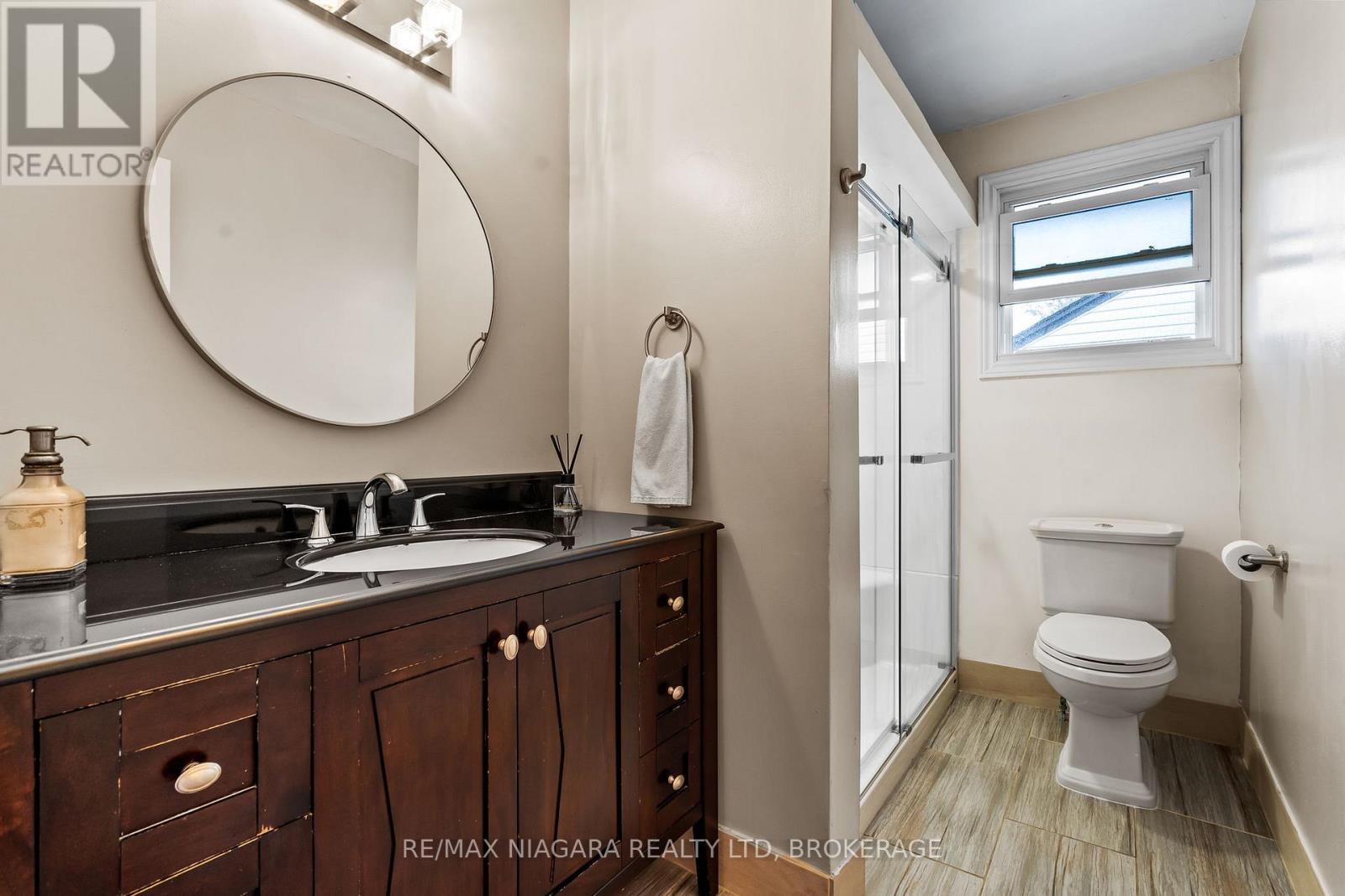 343 Helen Street, Fort Erie, Ontario L0S 1B0 - Photo 18 - X12541518