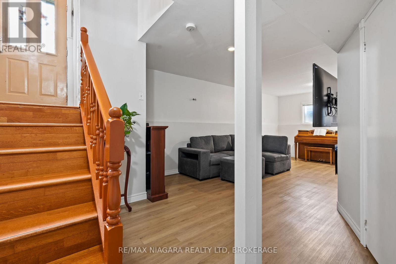 343 Helen Street, Fort Erie, Ontario L0S 1B0 - Photo 22 - X12541518