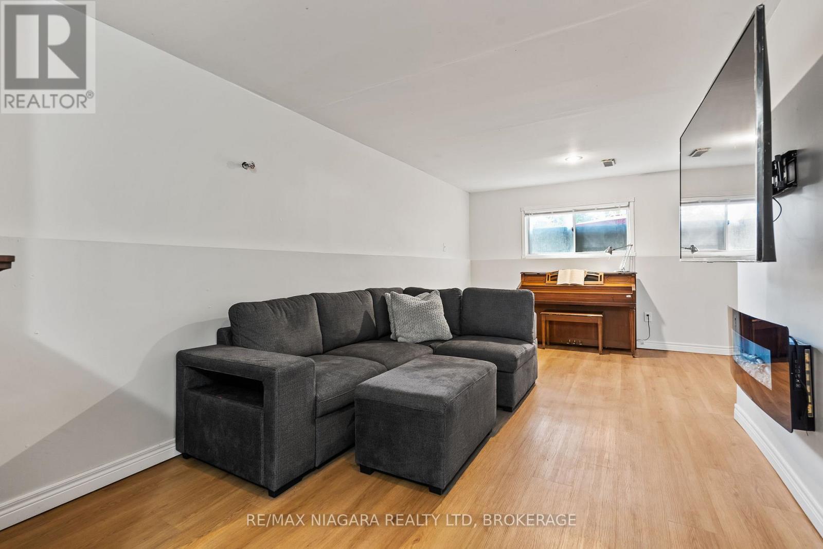 343 Helen Street, Fort Erie, Ontario L0S 1B0 - Photo 23 - X12541518