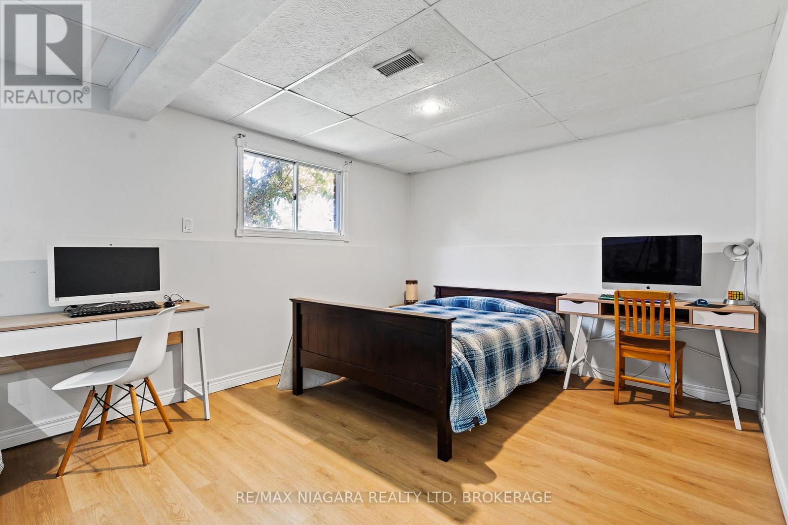 343 Helen Street, Fort Erie, Ontario L0S 1B0 - Photo 28 - X12541518