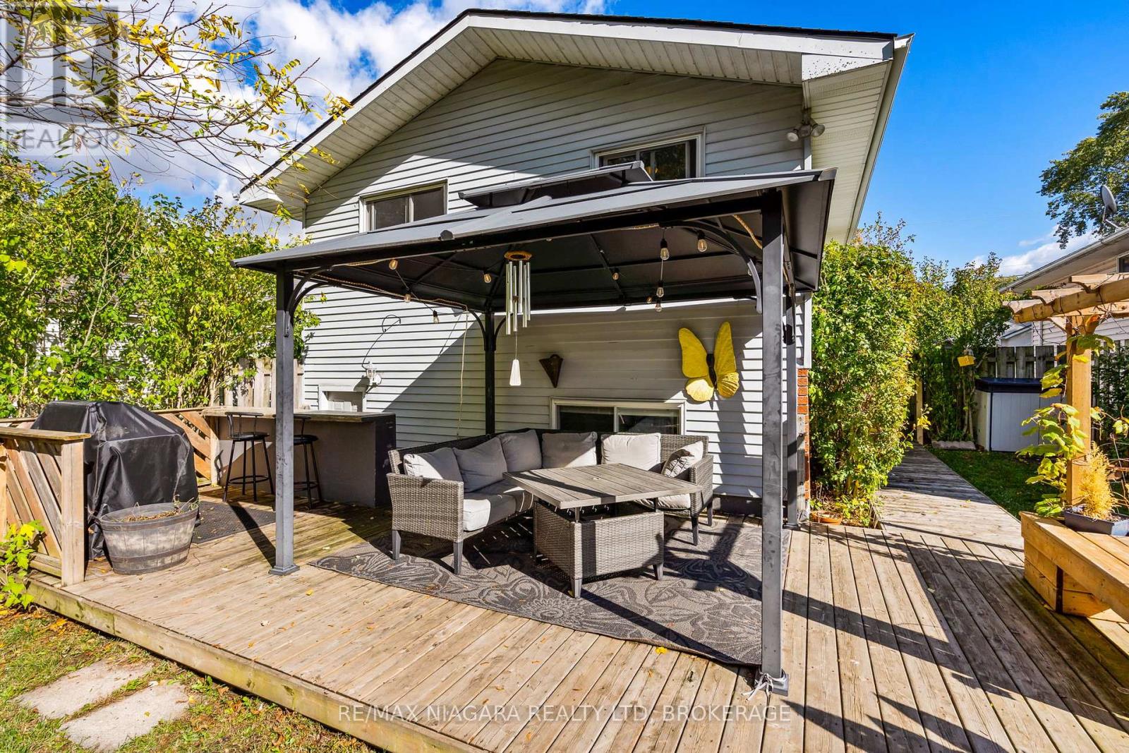 343 Helen Street, Fort Erie, Ontario L0S 1B0 - Photo 8 - X12541518