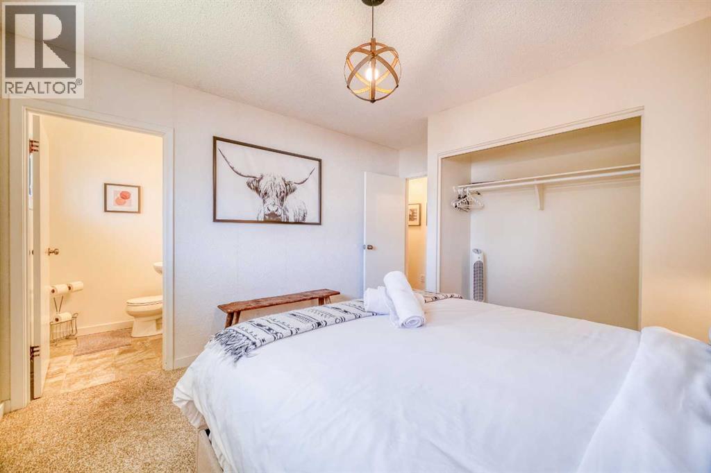 2715 63 Avenue Sw, Calgary, Alberta  T3E 5J6 - Photo 17 - A2255940