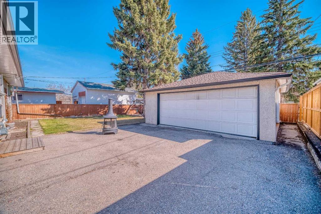 2715 63 Avenue Sw, Calgary, Alberta  T3E 5J6 - Photo 44 - A2255940