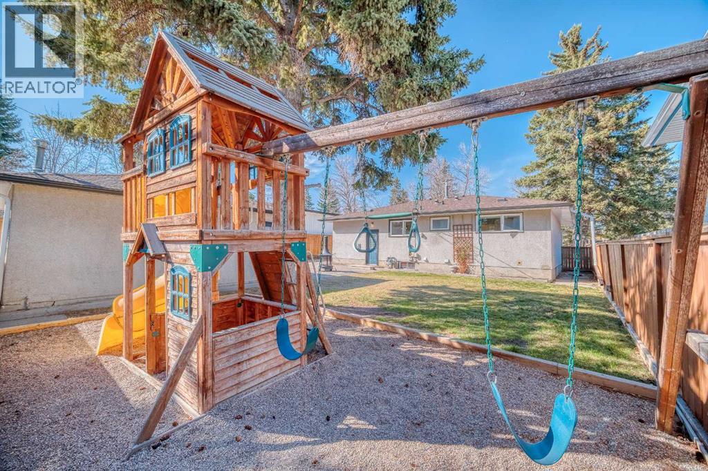 2715 63 Avenue Sw, Calgary, Alberta  T3E 5J6 - Photo 41 - A2255940