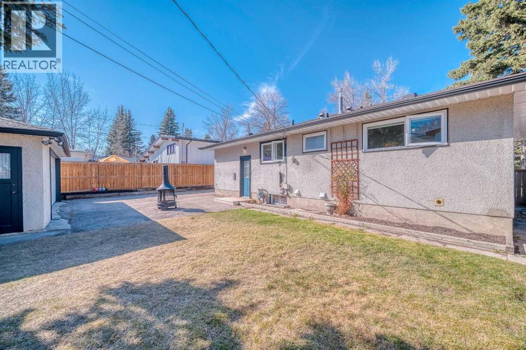 2715 63 Avenue Sw, Calgary, Alberta  T3E 5J6 - Photo 47 - A2255940