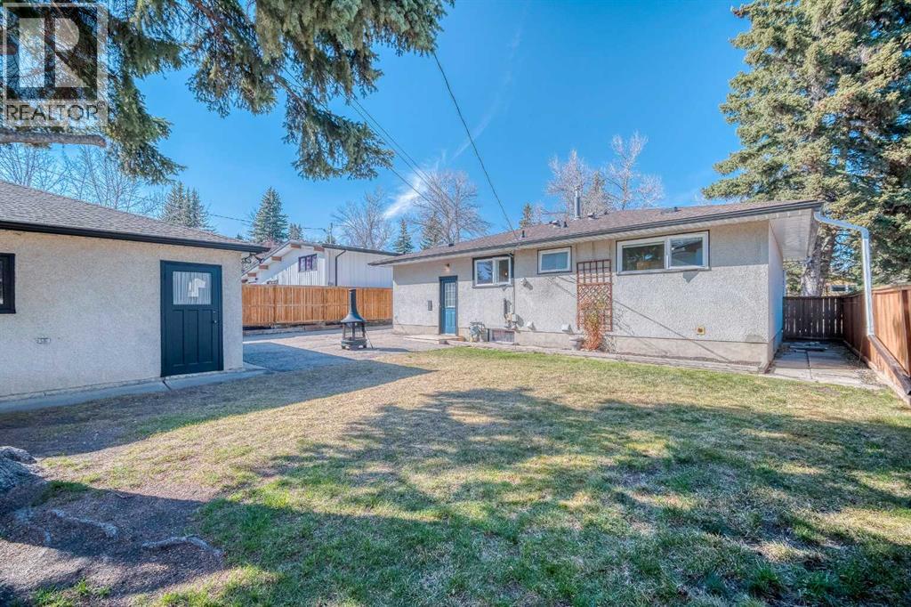 2715 63 Avenue Sw, Calgary, Alberta  T3E 5J6 - Photo 43 - A2255940