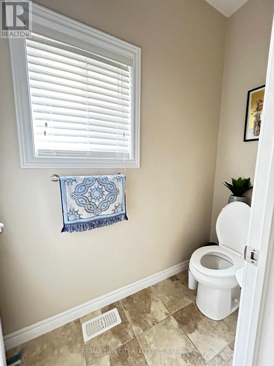 722 Sundew Drive, Waterloo, Ontario  N2V 0C4 - Photo 11 - X12541176