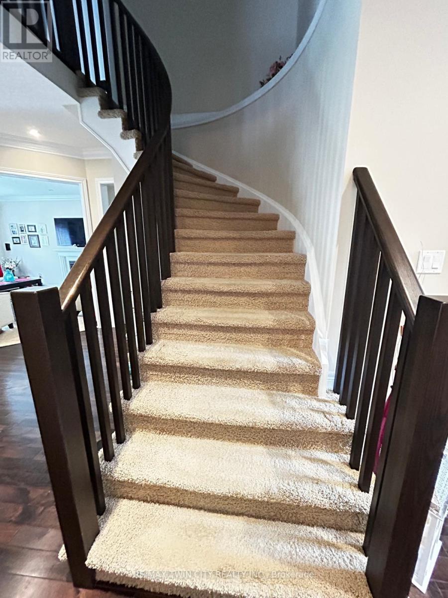 722 Sundew Drive, Waterloo, Ontario  N2V 0C4 - Photo 12 - X12541176