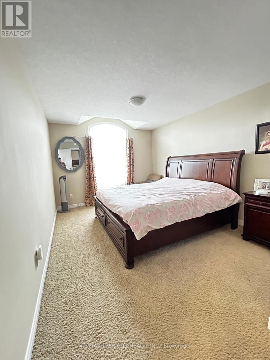 722 Sundew Drive, Waterloo, Ontario  N2V 0C4 - Photo 17 - X12541176