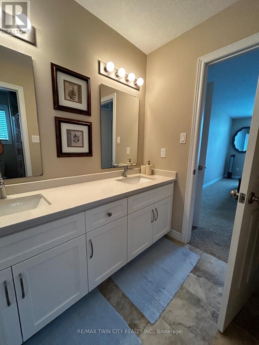 722 Sundew Drive, Waterloo, Ontario  N2V 0C4 - Photo 21 - X12541176