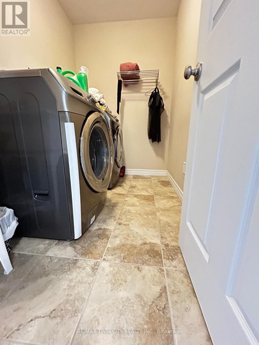 722 Sundew Drive, Waterloo, Ontario  N2V 0C4 - Photo 22 - X12541176