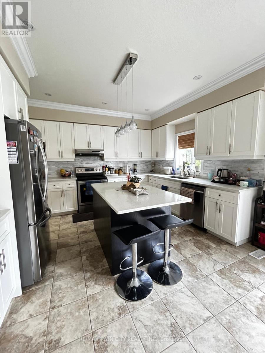 722 Sundew Drive, Waterloo, Ontario  N2V 0C4 - Photo 8 - X12541176