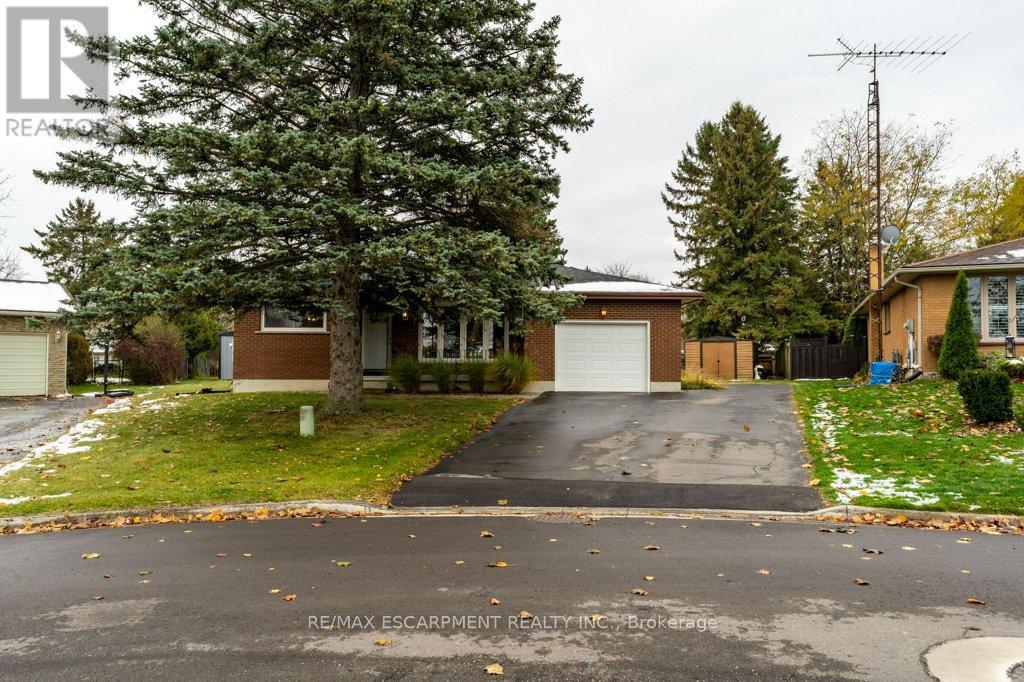 14 Orchard Crescent, Norfolk, Ontario  N0E 1Y0 - Photo 2 - X12541212