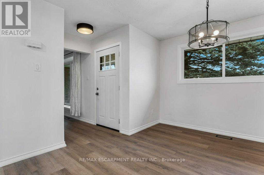 14 Orchard Crescent, Norfolk, Ontario  N0E 1Y0 - Photo 3 - X12541212