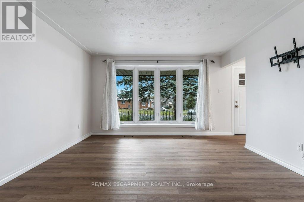 14 Orchard Crescent, Norfolk, Ontario  N0E 1Y0 - Photo 5 - X12541212