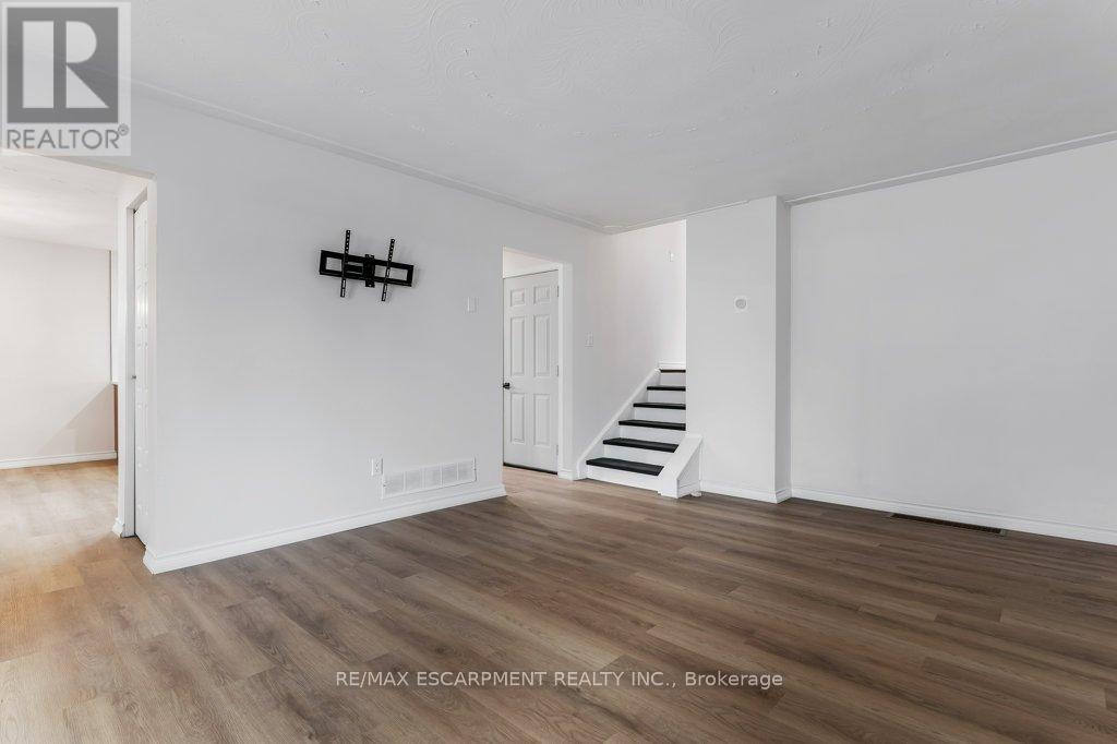 14 Orchard Crescent, Norfolk, Ontario  N0E 1Y0 - Photo 6 - X12541212