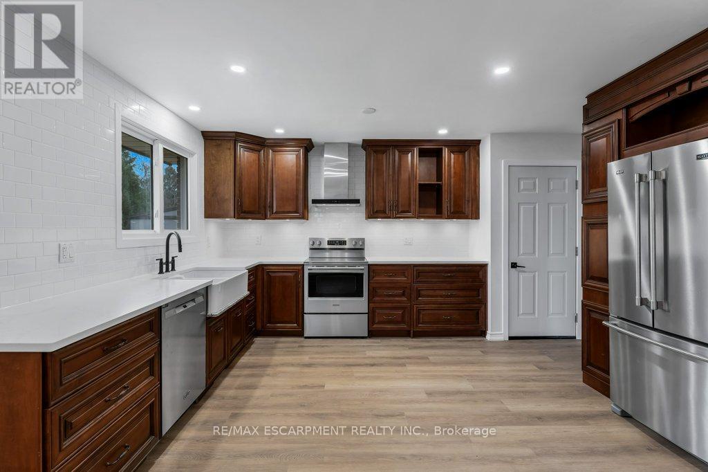 14 Orchard Crescent, Norfolk, Ontario  N0E 1Y0 - Photo 8 - X12541212