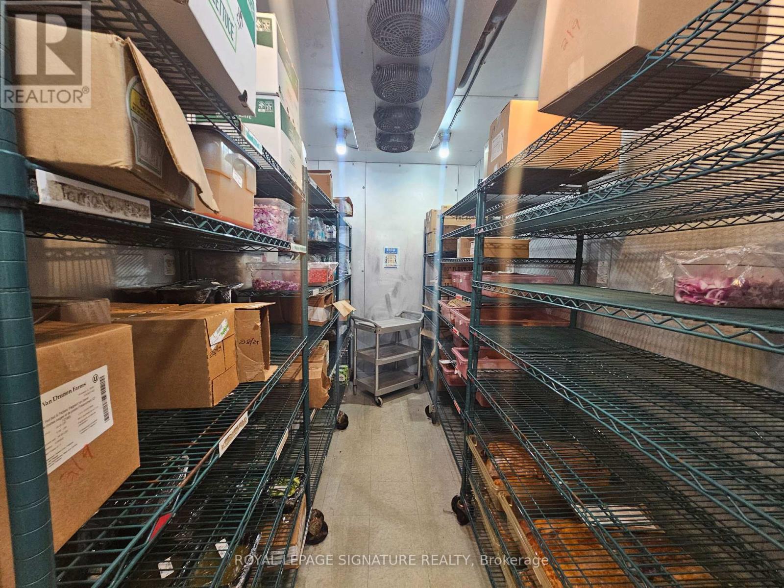 L - 10 Manitou Drive, Kitchener, Ontario  N2C 2N3 - Photo 12 - X12541238