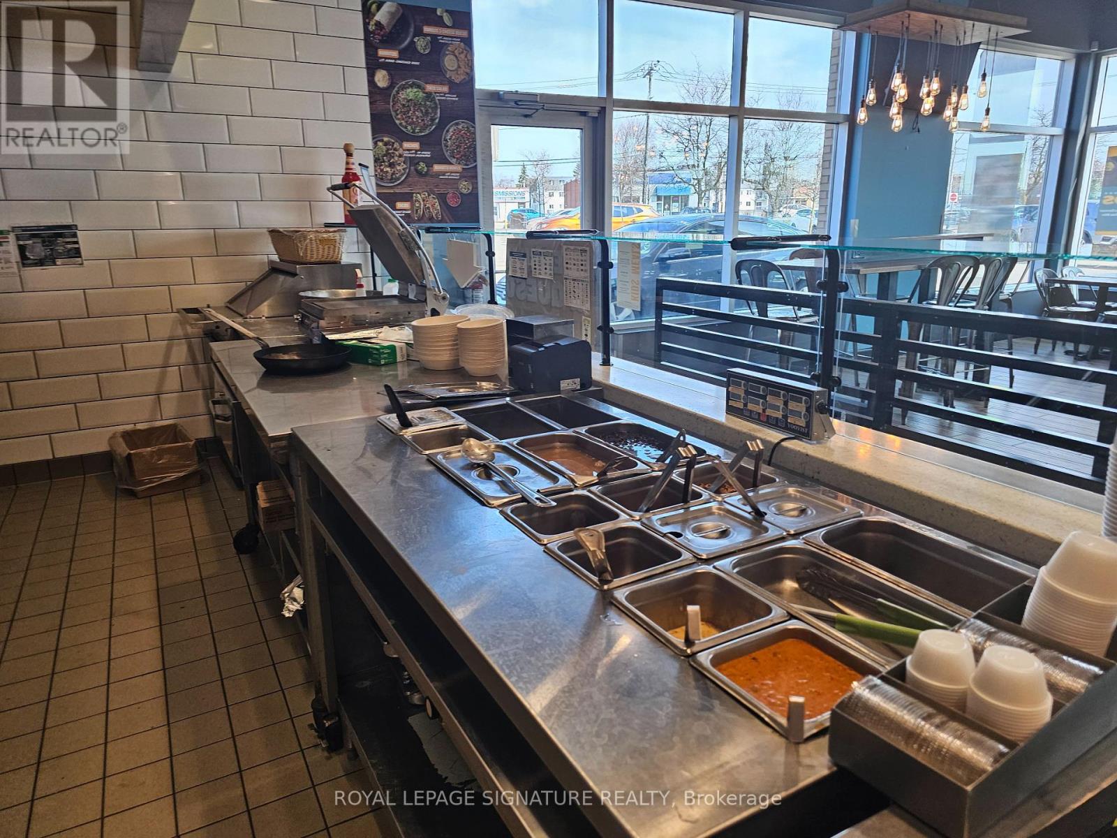 L - 10 Manitou Drive, Kitchener, Ontario  N2C 2N3 - Photo 15 - X12541238