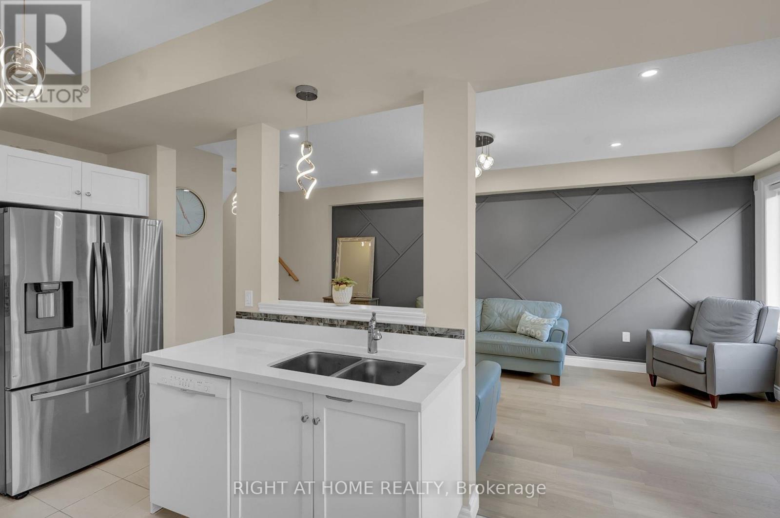 91 Beasley Grove, Hamilton, Ontario  L9K 0J7 - Photo 11 - X12541366