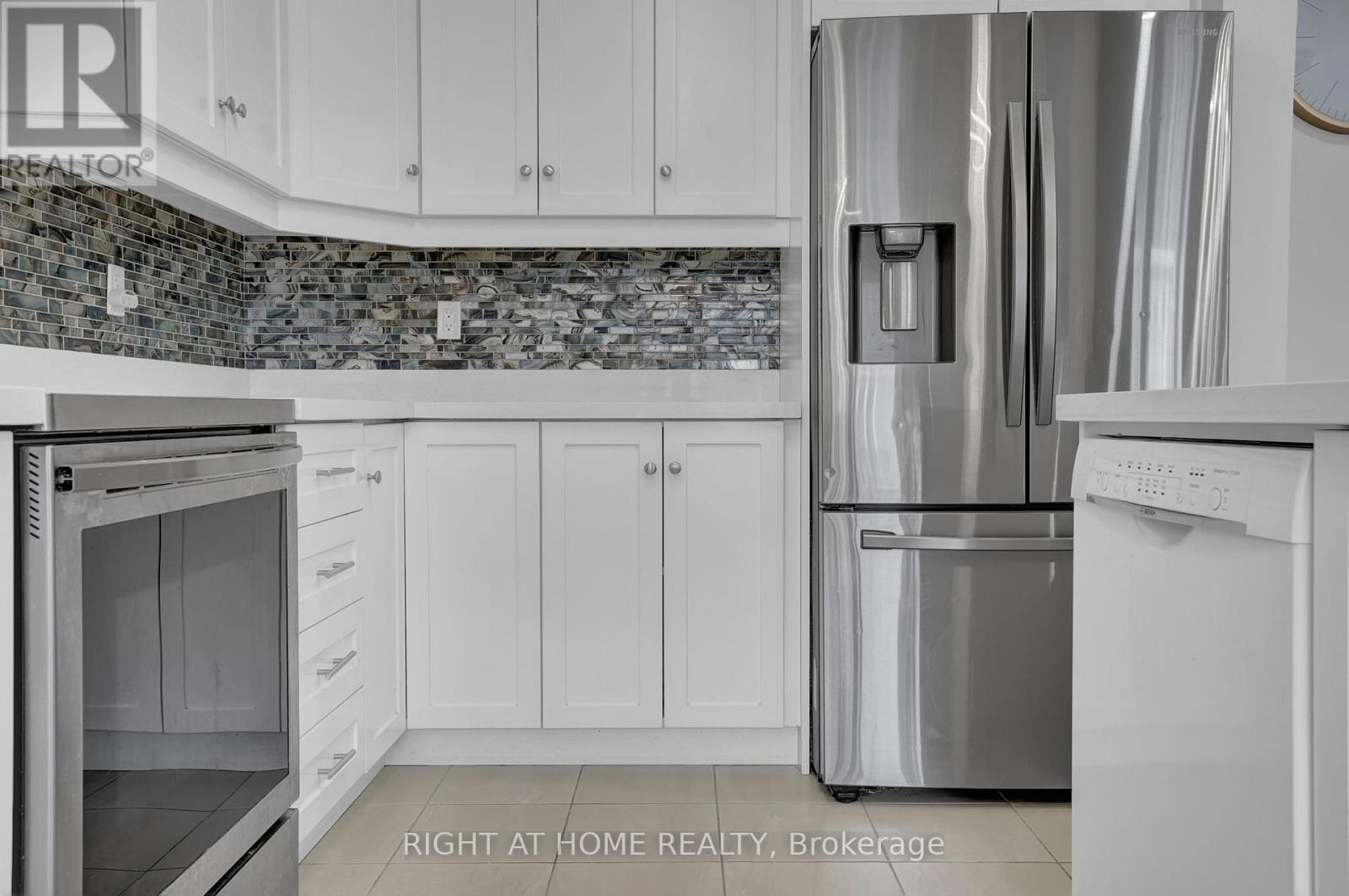 91 Beasley Grove, Hamilton, Ontario  L9K 0J7 - Photo 14 - X12541366