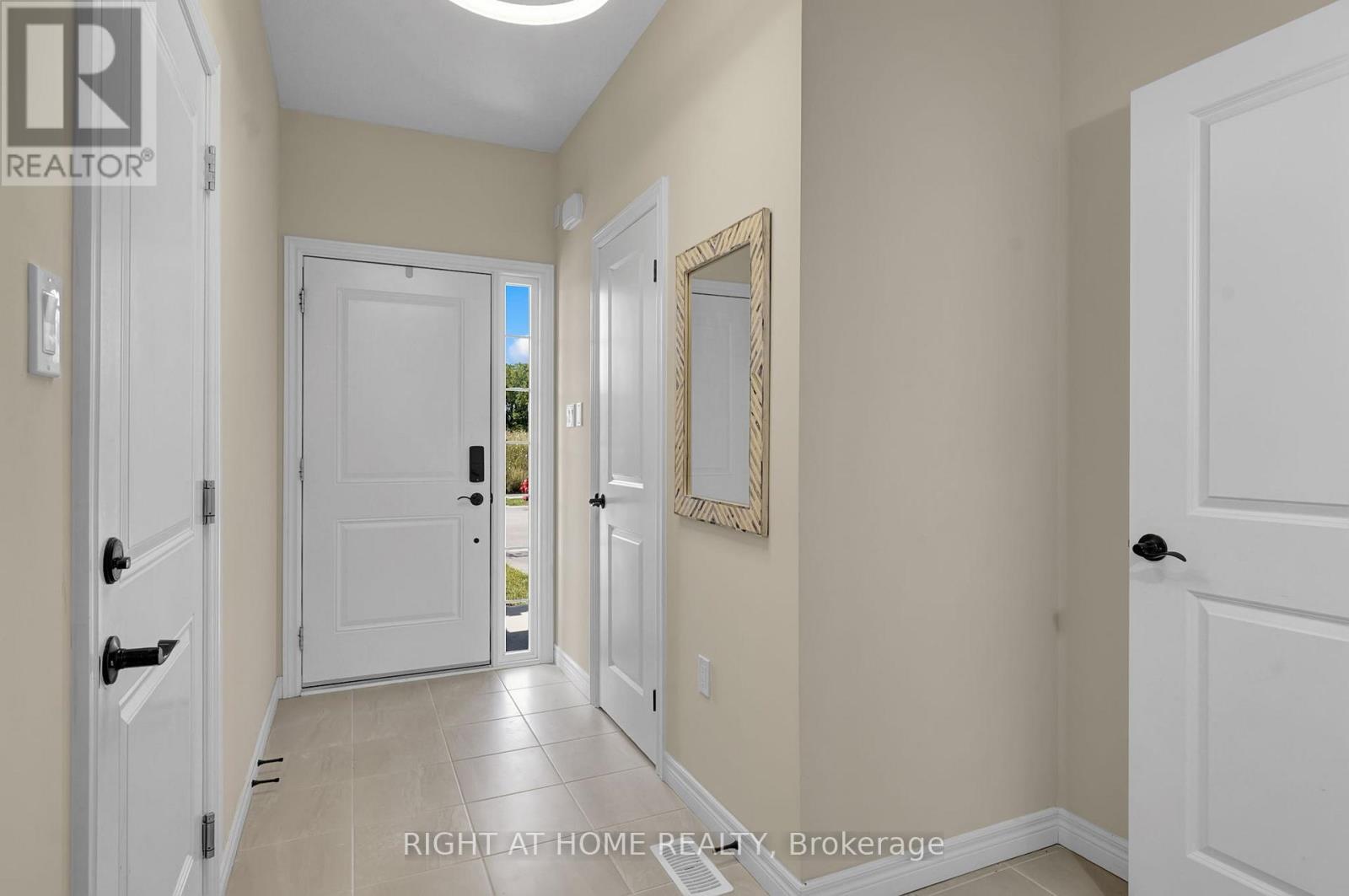 91 Beasley Grove, Hamilton, Ontario  L9K 0J7 - Photo 4 - X12541366