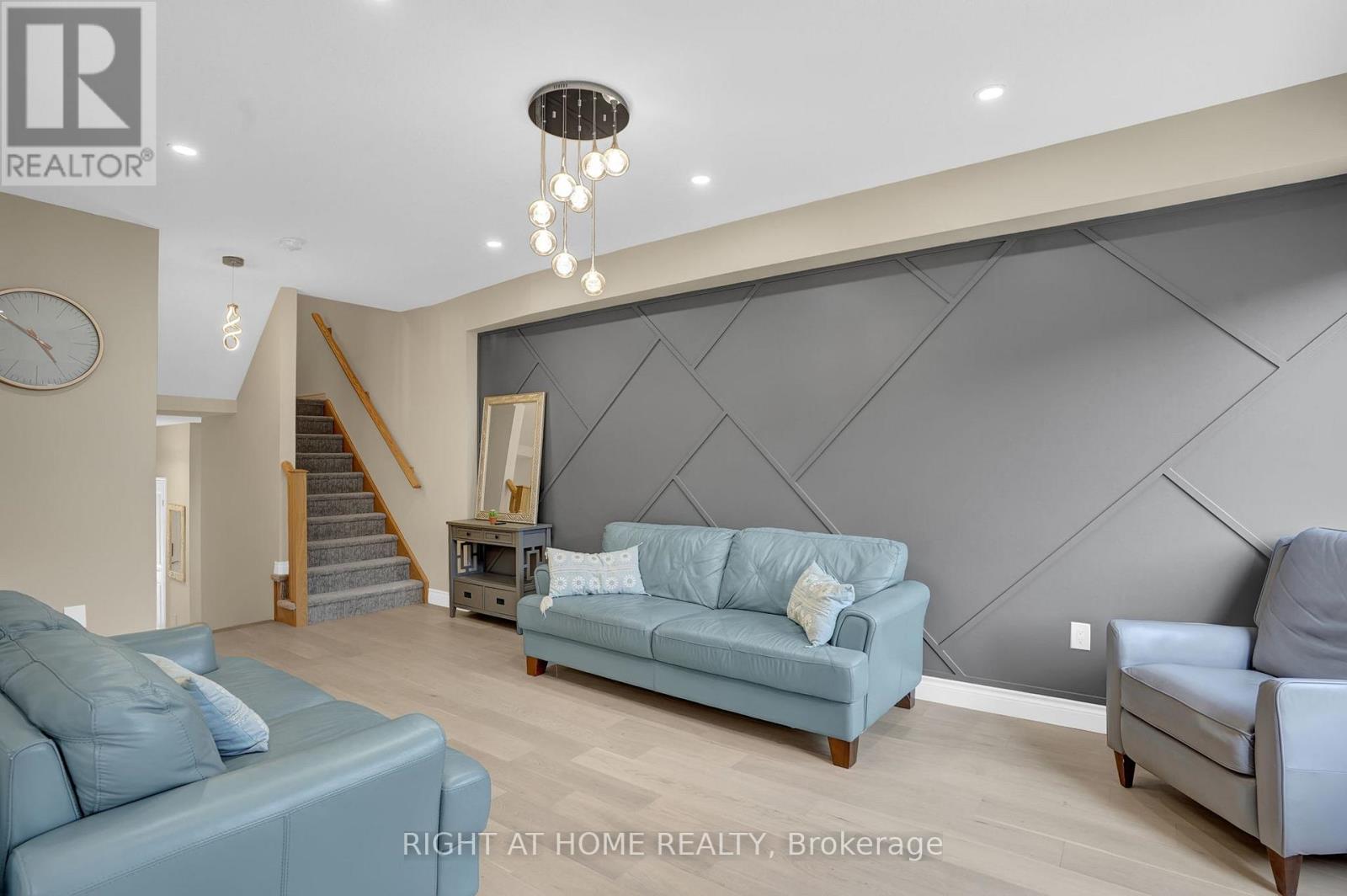 91 Beasley Grove, Hamilton, Ontario  L9K 0J7 - Photo 7 - X12541366