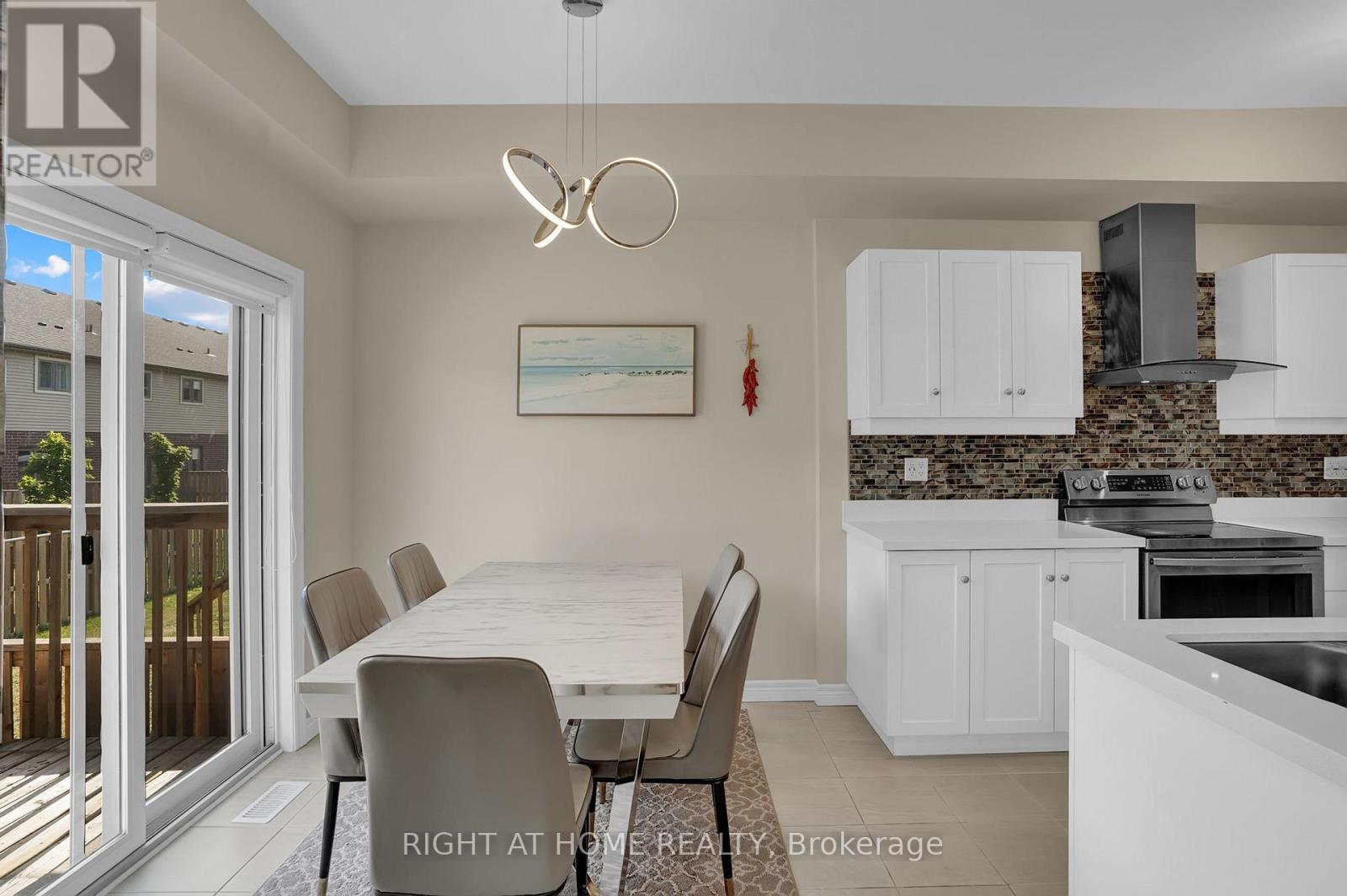 91 Beasley Grove, Hamilton, Ontario  L9K 0J7 - Photo 9 - X12541366