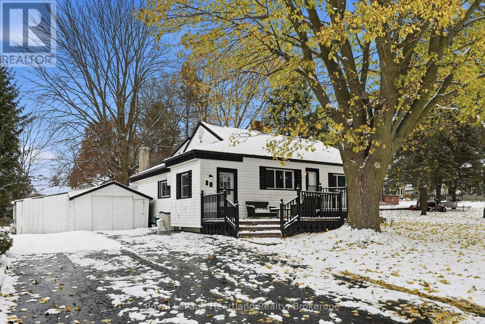 15 Wilson Street, Minto, Ontario  N0G 1Z0 - Photo 2 - X12541496