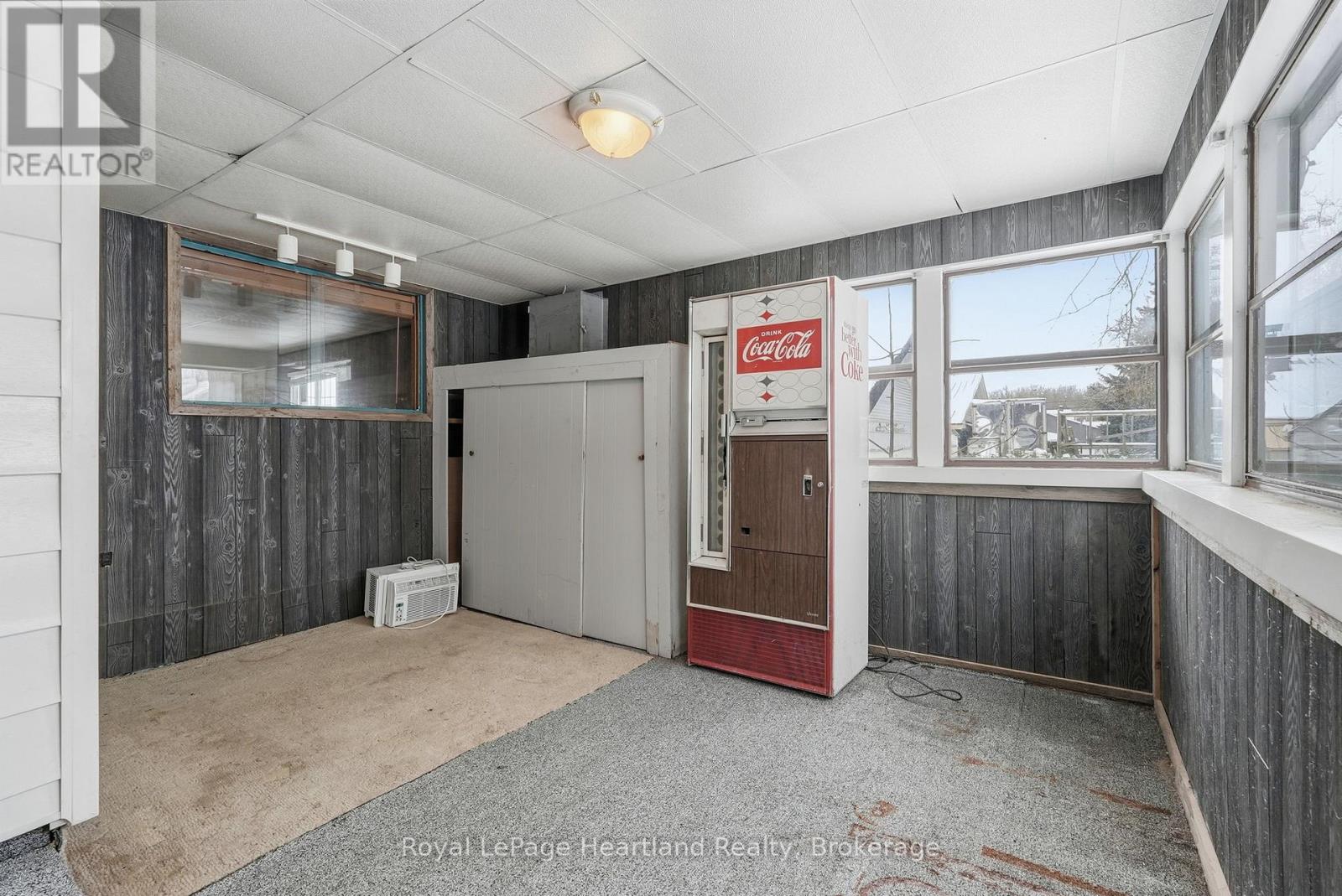 15 Wilson Street, Minto, Ontario  N0G 1Z0 - Photo 25 - X12541496