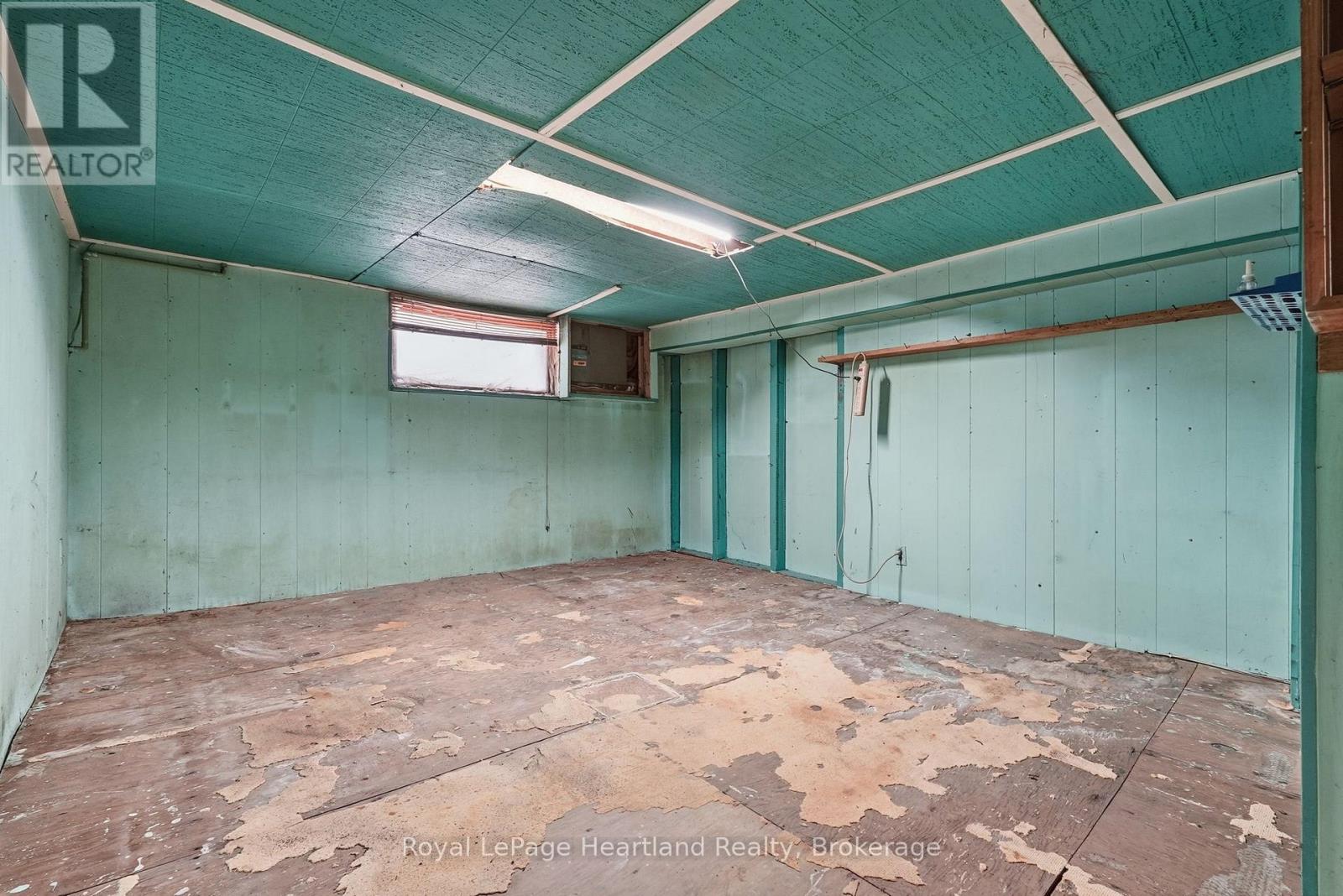 15 Wilson Street, Minto, Ontario  N0G 1Z0 - Photo 26 - X12541496