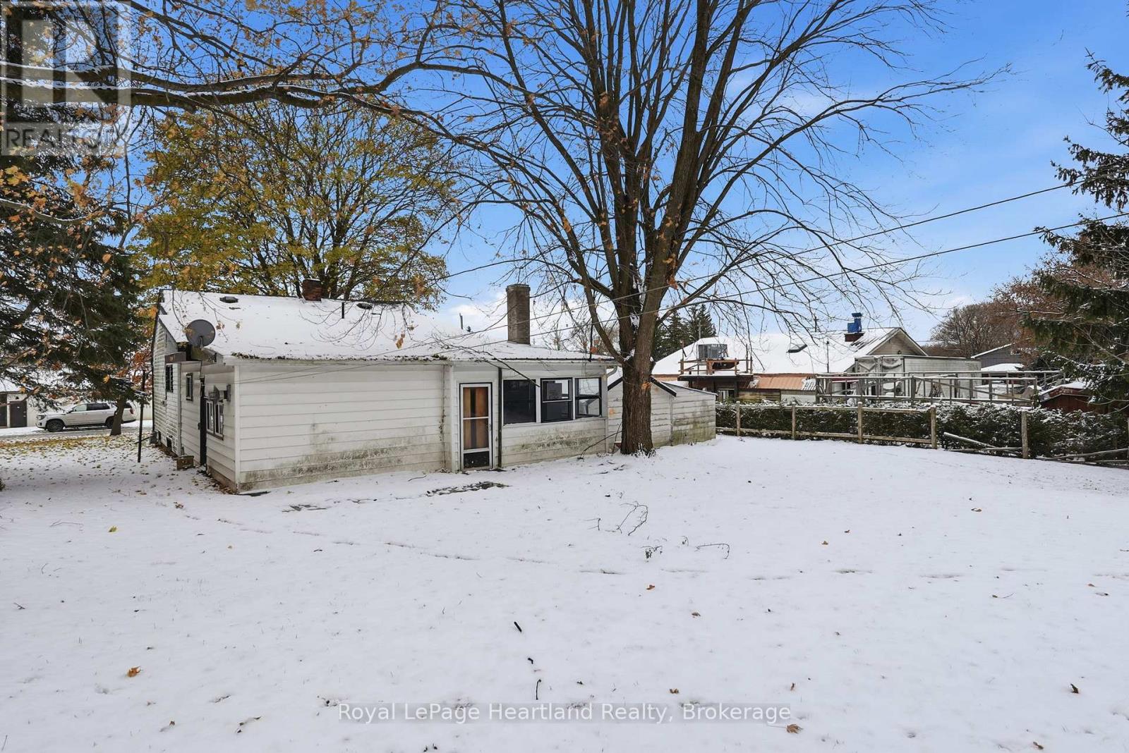 15 Wilson Street, Minto, Ontario  N0G 1Z0 - Photo 30 - X12541496