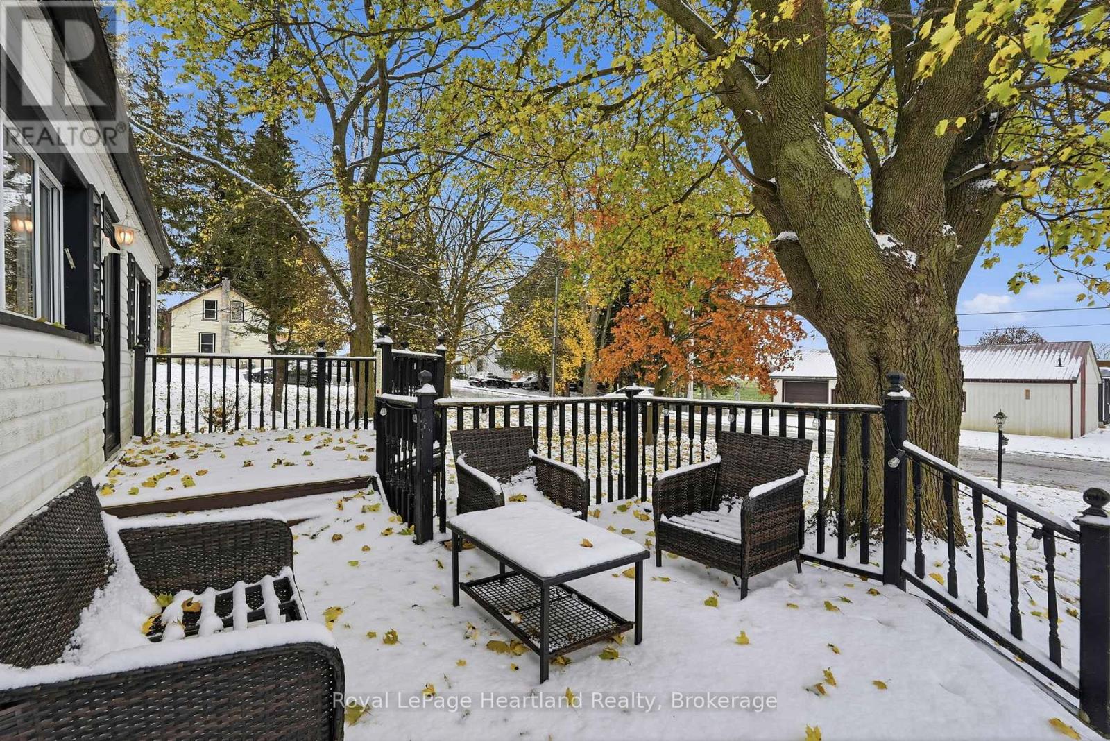 15 Wilson Street, Minto, Ontario  N0G 1Z0 - Photo 7 - X12541496