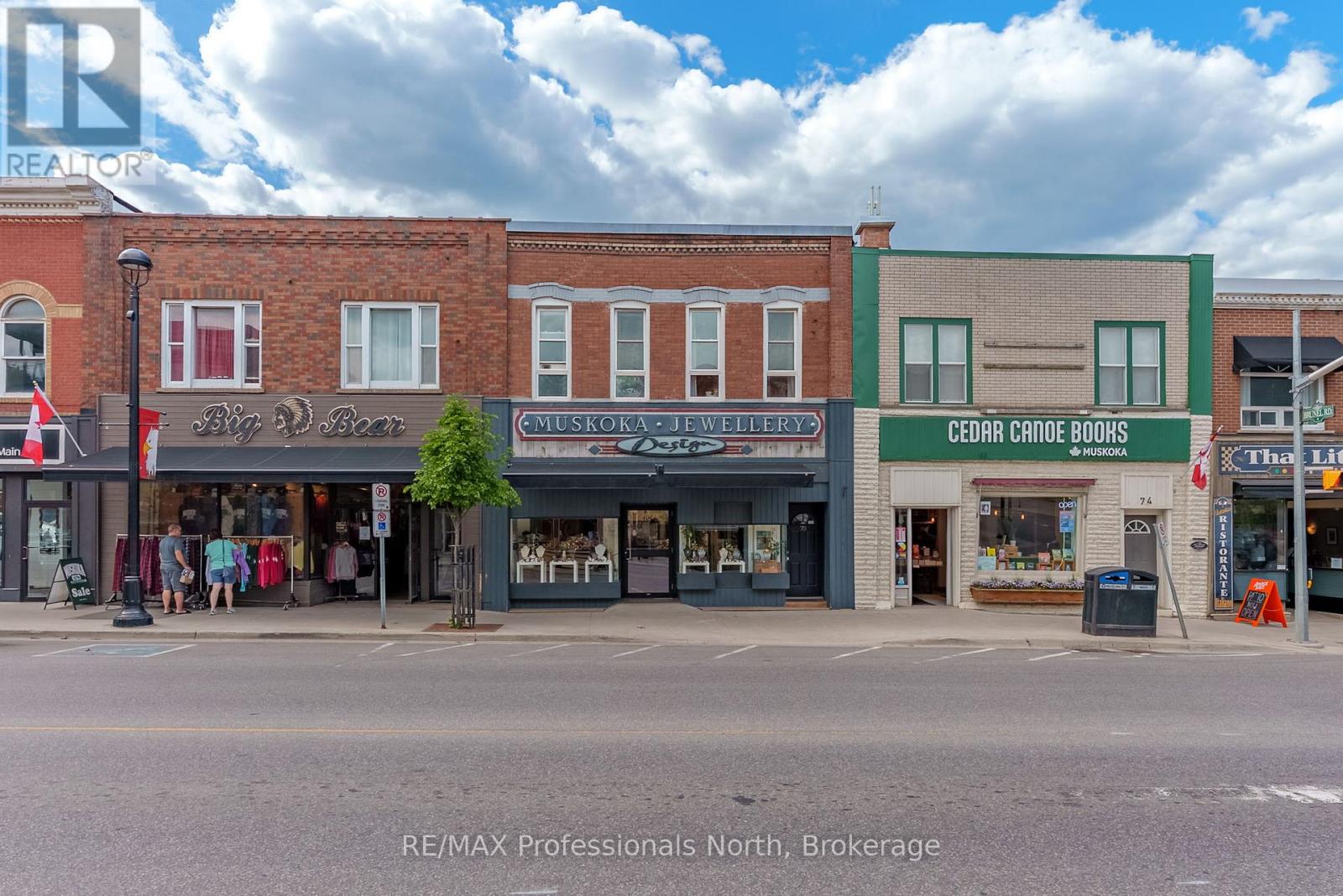 68 Main Street E, Huntsville, Ontario  P1H 2C7 - Photo 2 - X12541516