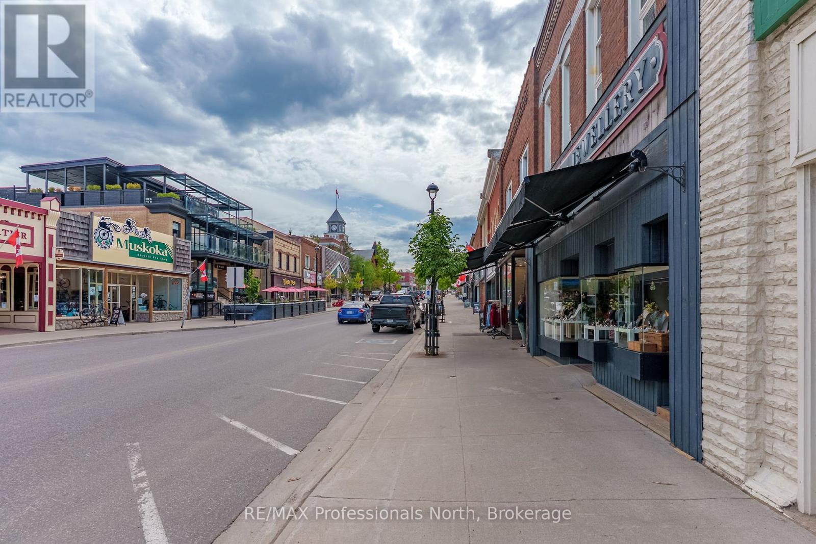 68 Main Street E, Huntsville, Ontario  P1H 2C7 - Photo 4 - X12541516