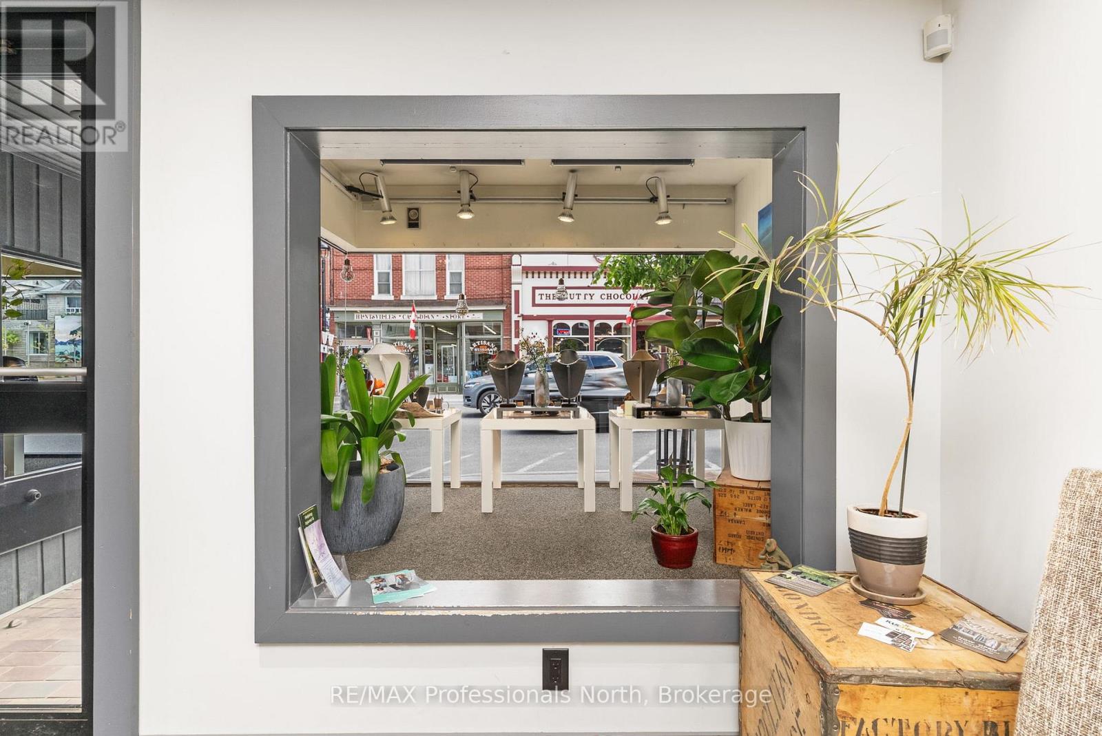 68 Main Street E, Huntsville, Ontario  P1H 2C7 - Photo 7 - X12541516