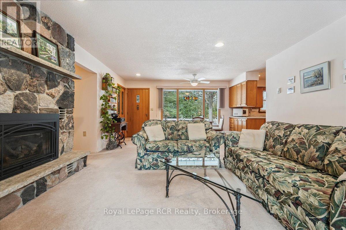 202 Gore Crescent, Chatsworth, Ontario  N0H 1G0 - Photo 12 - X12541548