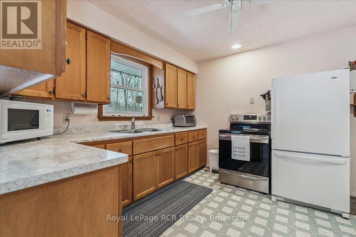 202 Gore Crescent, Chatsworth, Ontario  N0H 1G0 - Photo 13 - X12541548