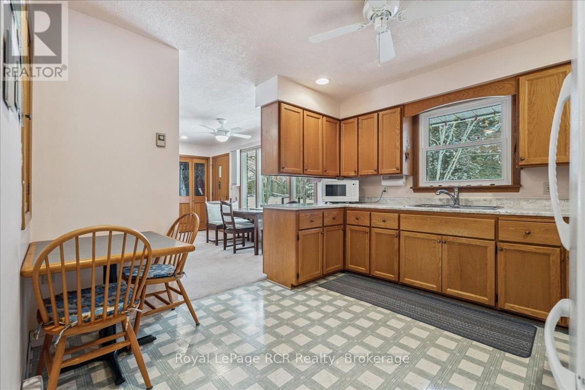 202 Gore Crescent, Chatsworth, Ontario  N0H 1G0 - Photo 14 - X12541548