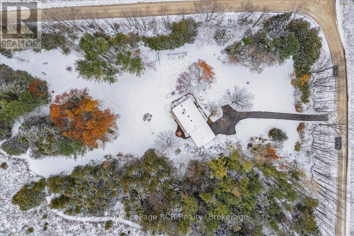 Third picture of 202 GORE CRESCENT