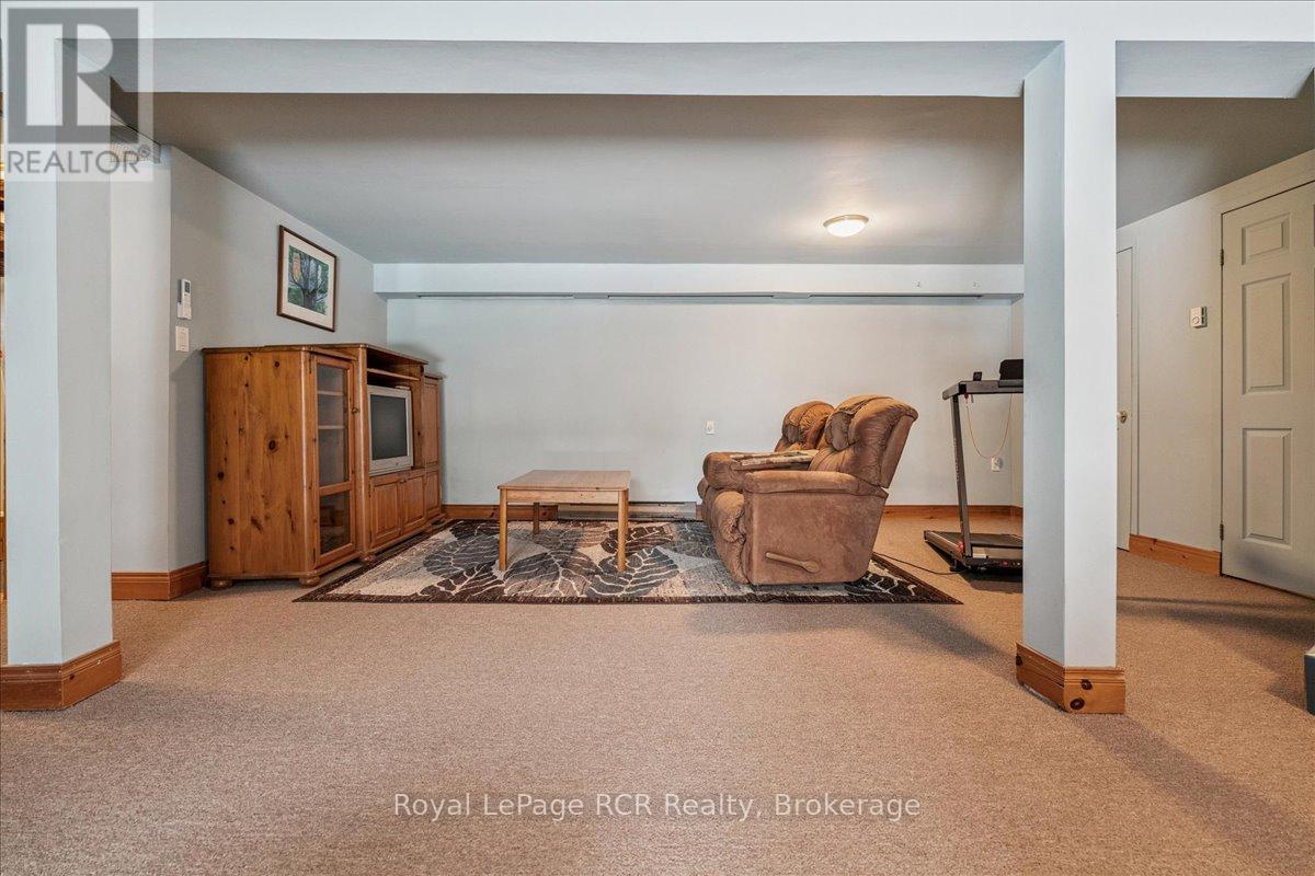 202 Gore Crescent, Chatsworth, Ontario  N0H 1G0 - Photo 32 - X12541548