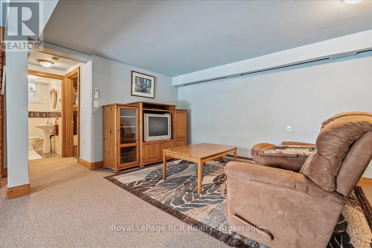 202 Gore Crescent, Chatsworth, Ontario  N0H 1G0 - Photo 33 - X12541548