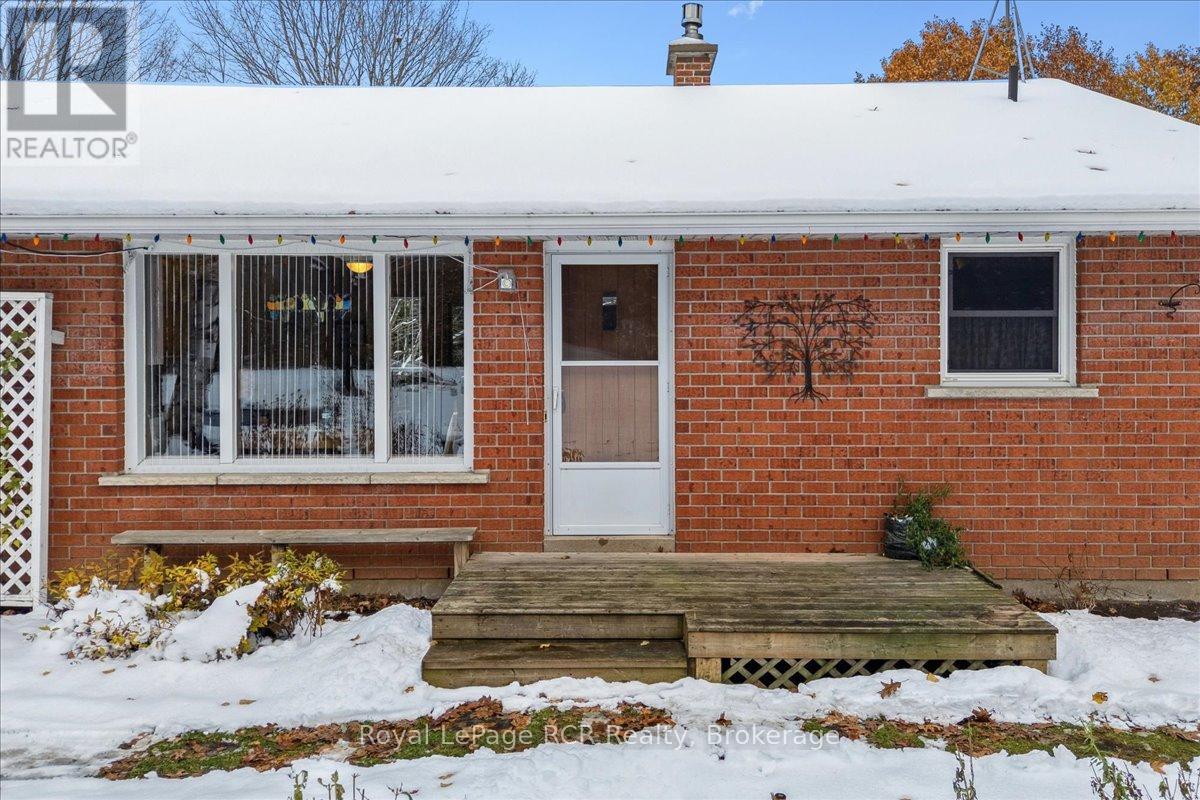 202 Gore Crescent, Chatsworth, Ontario  N0H 1G0 - Photo 4 - X12541548