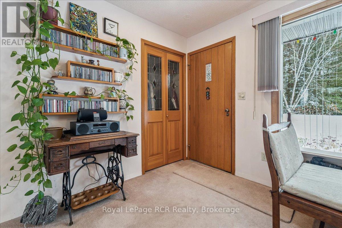 202 Gore Crescent, Chatsworth, Ontario  N0H 1G0 - Photo 5 - X12541548