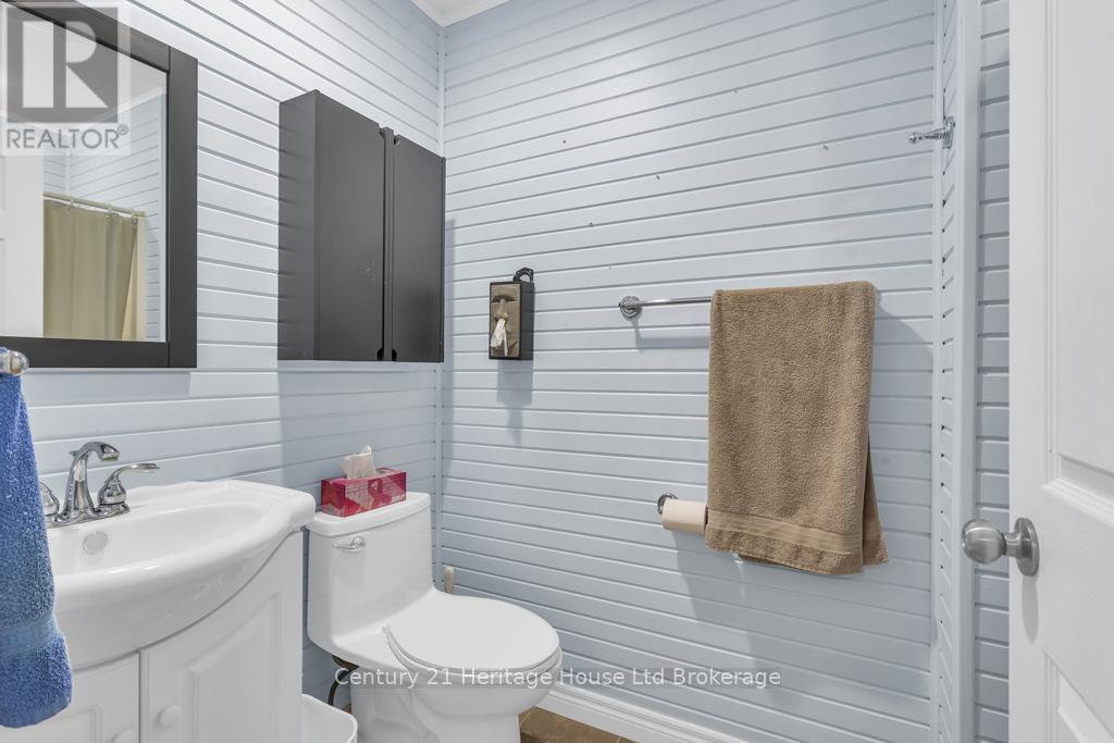 43 Concession Street E, Tillsonburg, Ontario N4G 1P2 - Photo 13 - X12541434