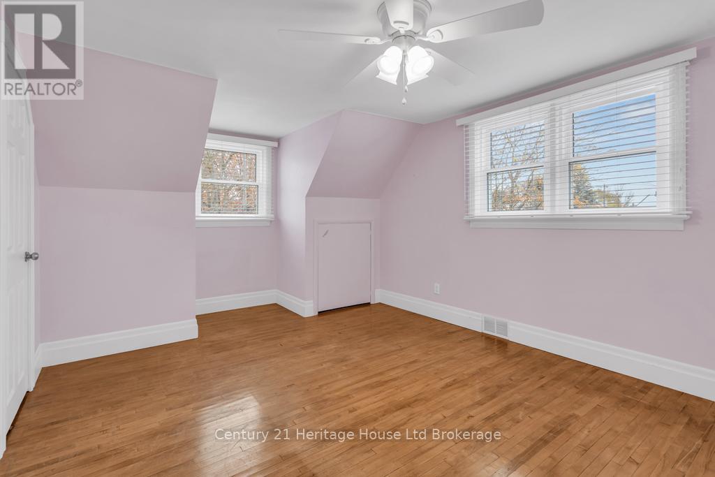 43 Concession Street E, Tillsonburg, Ontario N4G 1P2 - Photo 17 - X12541434