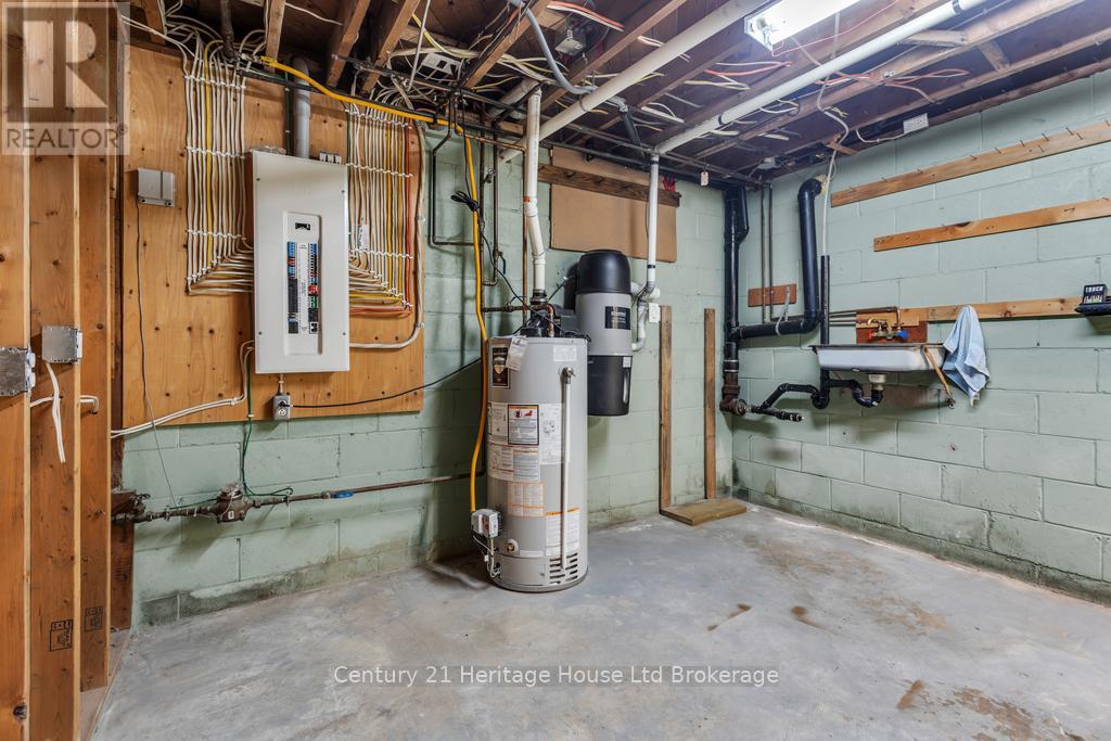 43 Concession Street E, Tillsonburg, Ontario N4G 1P2 - Photo 22 - X12541434