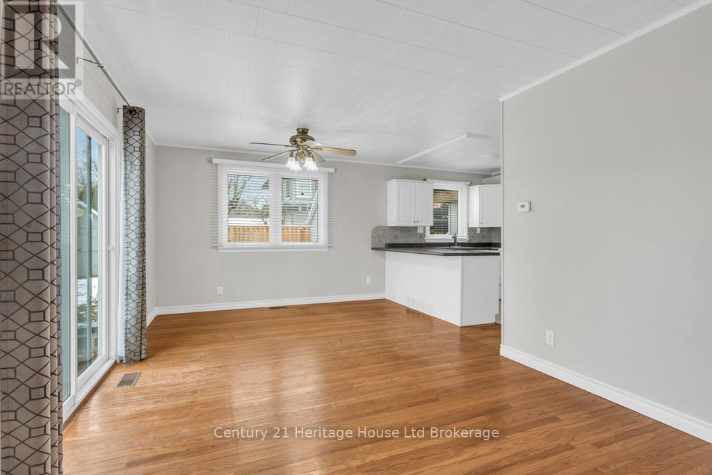 43 Concession Street E, Tillsonburg, Ontario N4G 1P2 - Photo 26 - X12541434